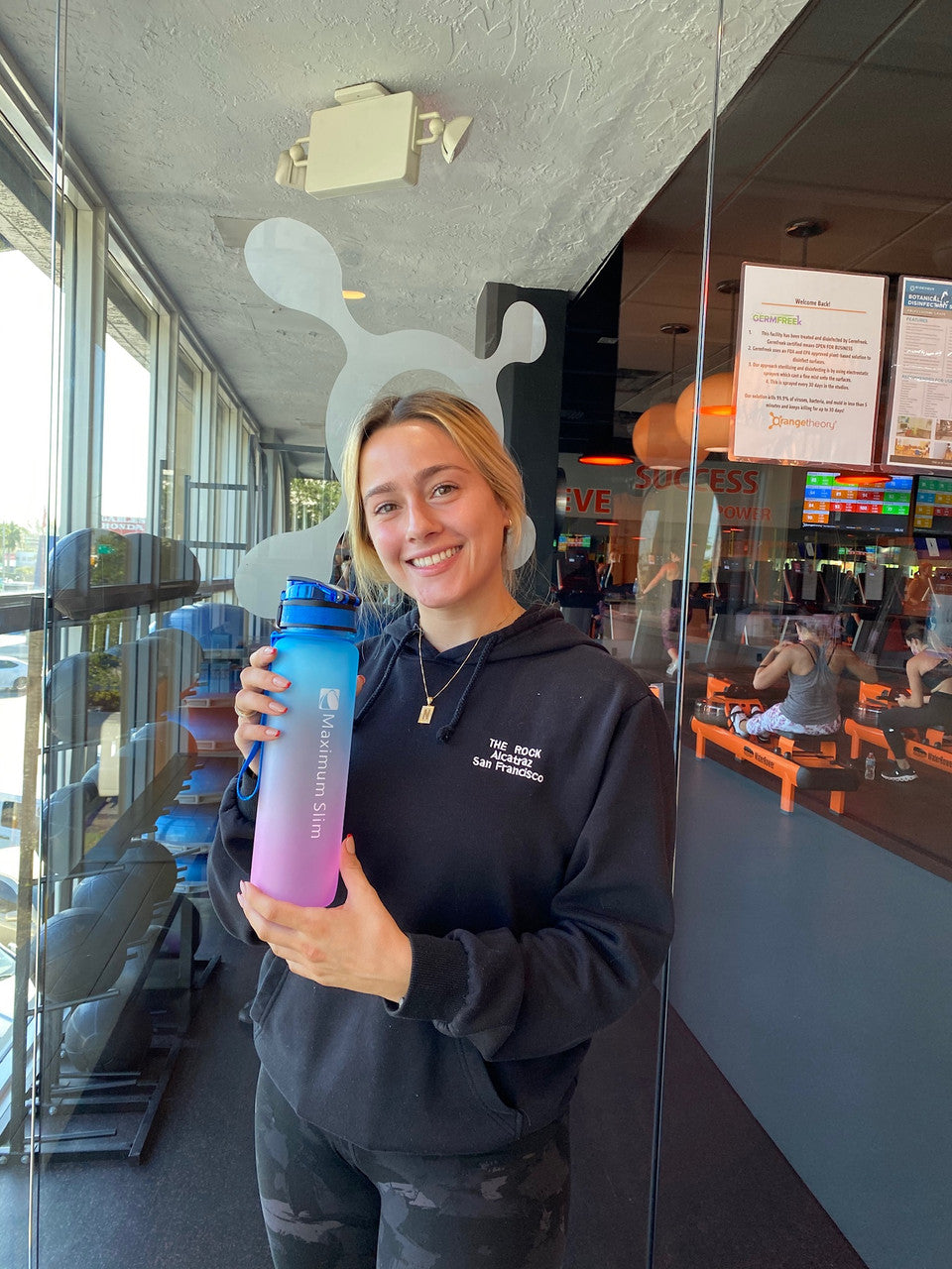 Motivational Water Bottle - 32oz/1000ml - Look at Me Pink Motivational Water Bottle - 32oz/1000ml - Look at Me Pink